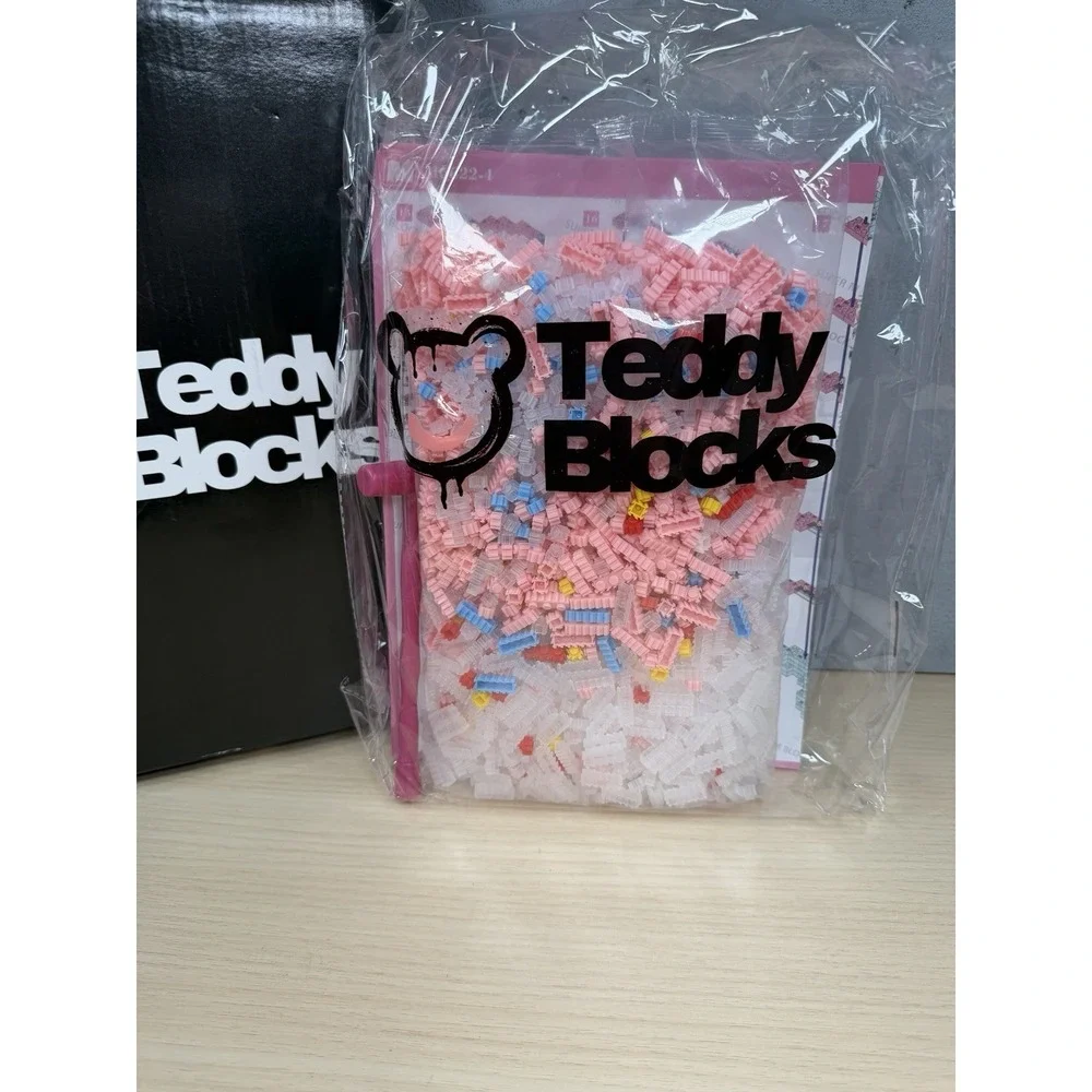 TeddyBlocks™ Mini Buildable Brick Bears (3000+ pcs) Heart‎ Beat Bear